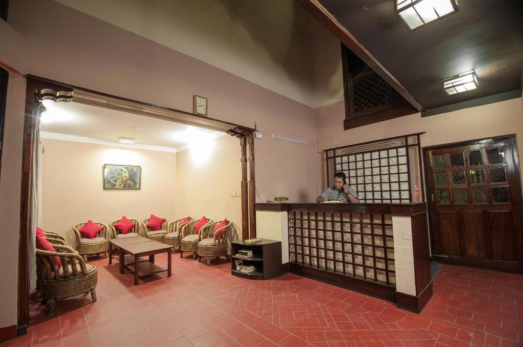 Hotel Candle Inn Pokhara Exterior photo