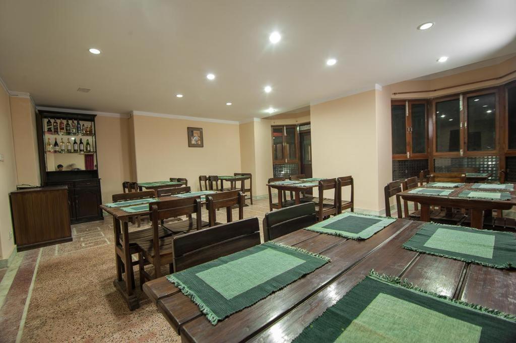 Hotel Candle Inn Pokhara Exterior photo